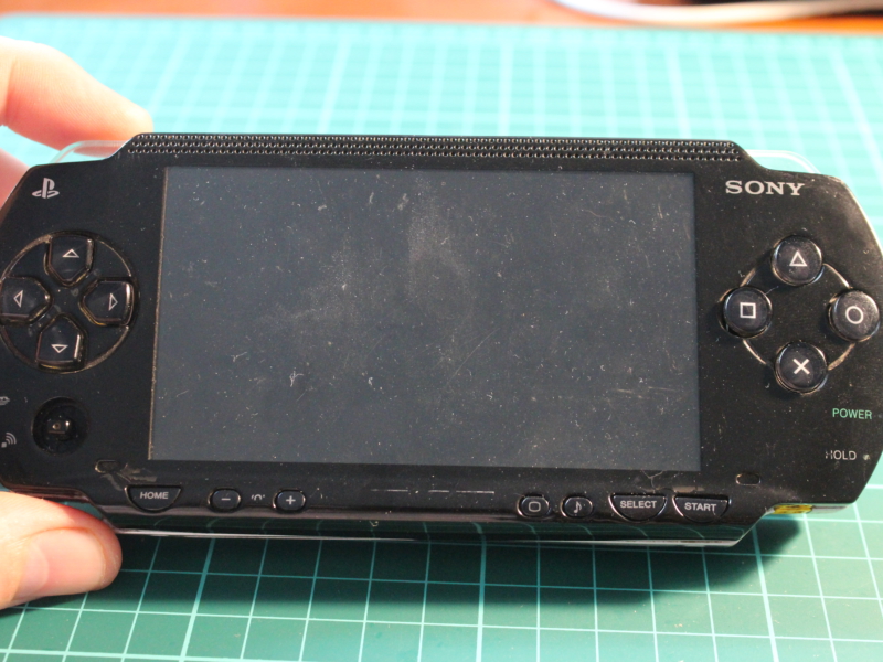 Хотел написать про MSX, но принесли PSP на ремонт, поэтому под катом реставрация PSP